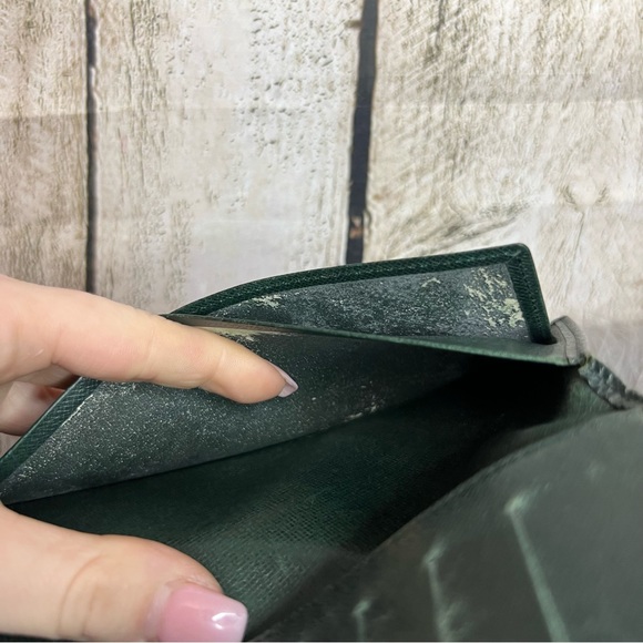 LOUIS VUITTON - taiga long wallet - Picture 9 of 11